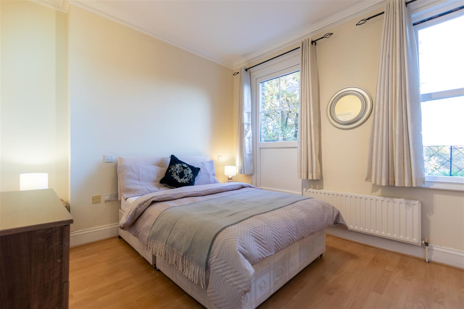 3 bed property in Elgin Avenue, London